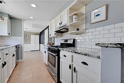 $345,000 | 7010 Horton Street, Overland Park, KS 66204