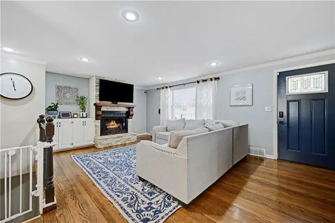 $345,000 | 7010 Horton Street, Overland Park, KS 66204