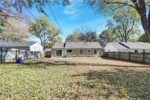 $345,000 | 7010 Horton Street, Overland Park, KS 66204