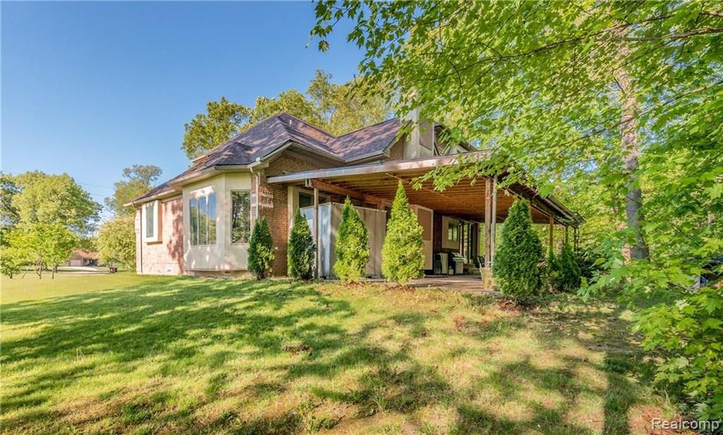 44473 Clay Road Belleville, MI 48111 - Photo 11 of 47
