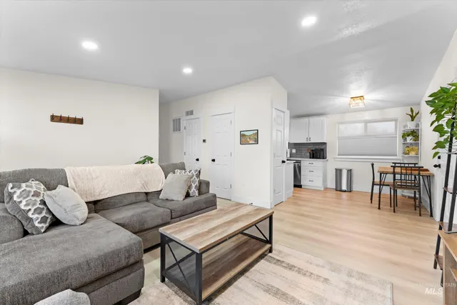 $285,000 | 406 Chestnut Street, Mountain Home, ID 83647