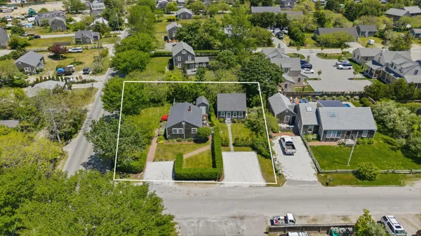 $2,249,000 | 22 Hooper Farm Road, Nantucket, MA 02554