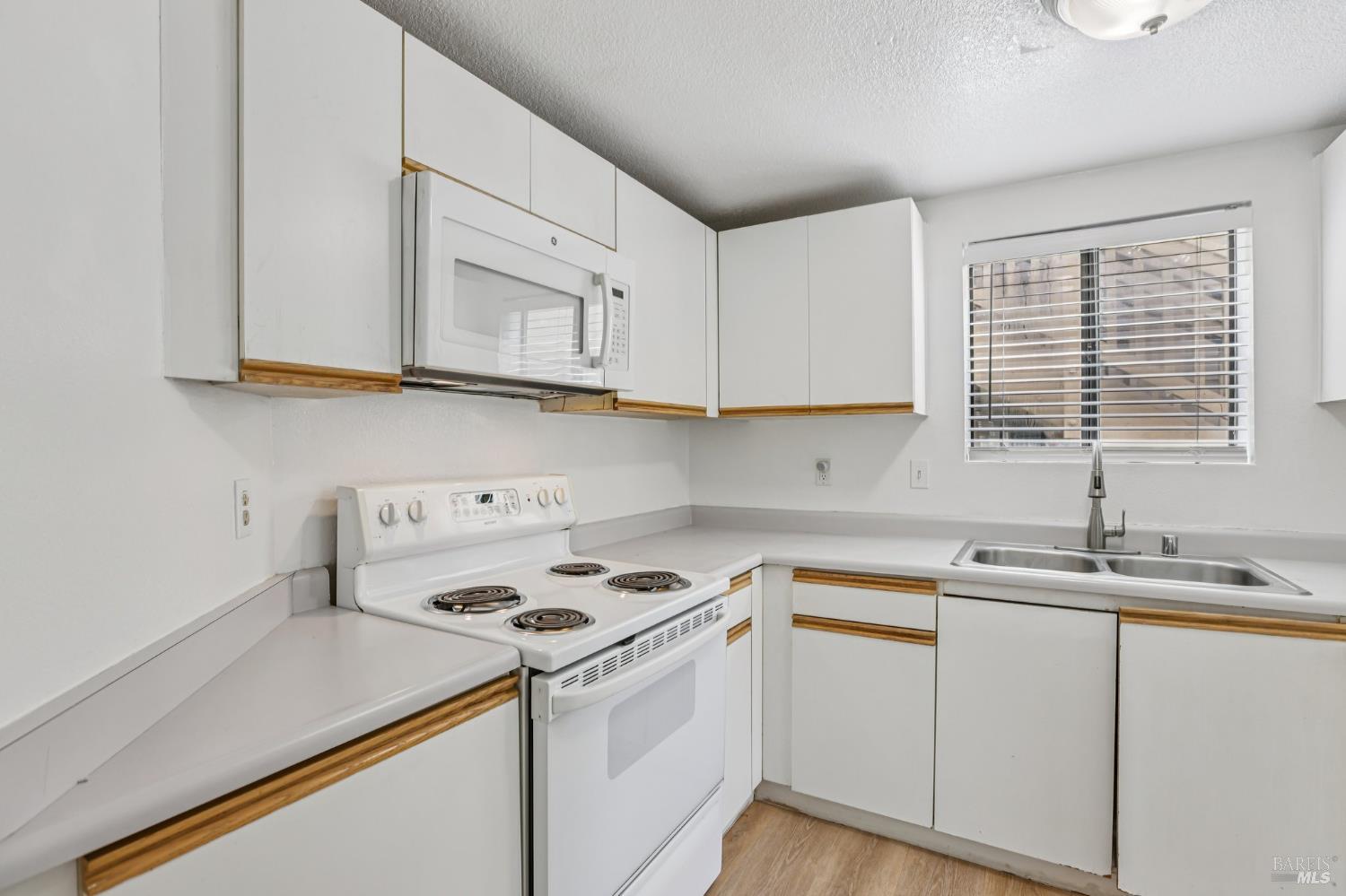425 Mission Boulevard Santa Rosa, CA 95409 - Photo 8 of 24