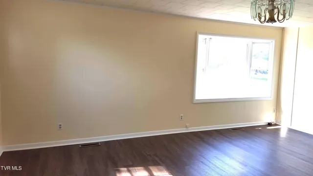 $185,000 | 1110 Hickory Flts Road, Pennington Gap, VA 24277