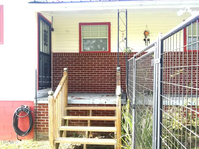 $185,000 | 1110 Hickory Flts Road, Pennington Gap, VA 24277