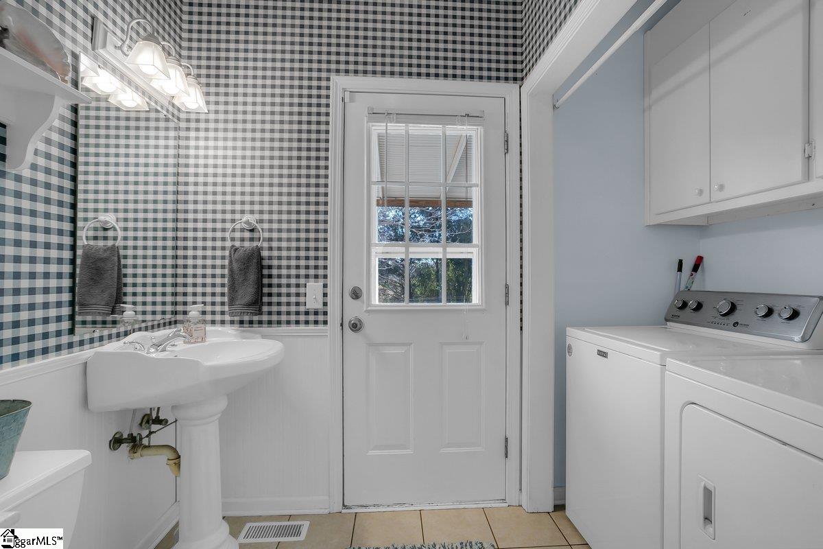 462 Stewart Road Fountain Inn, SC 29644 - Photo 12 of 32