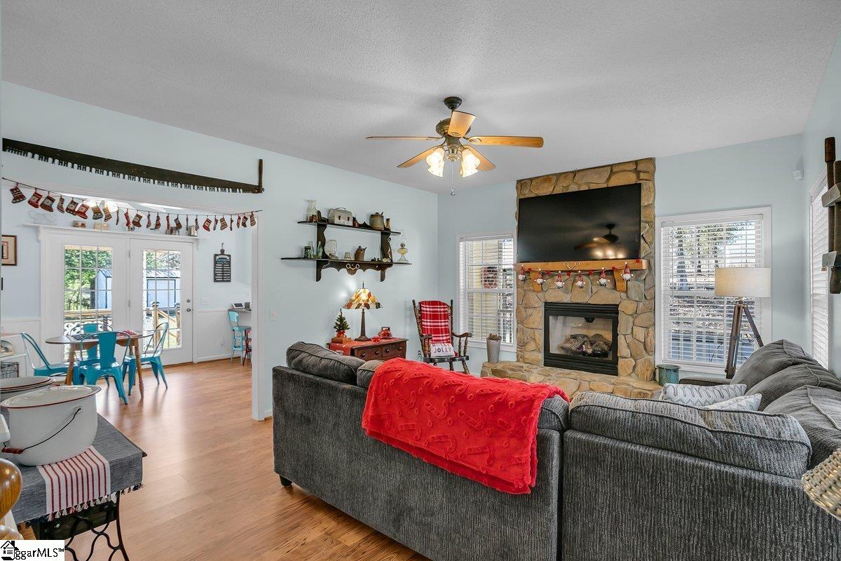 462 Stewart Road Fountain Inn, SC 29644 - Photo 2 of 32