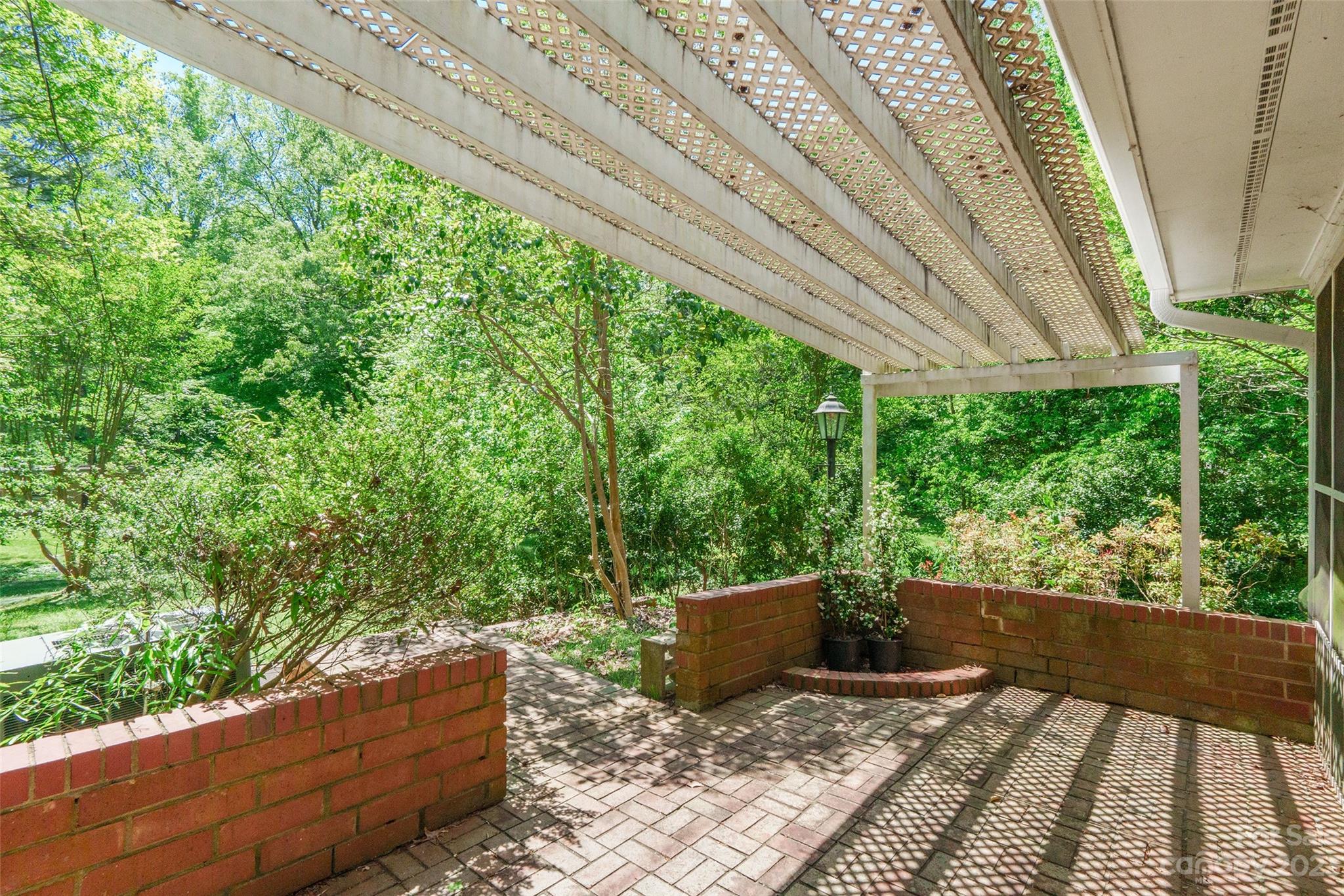 6916 Thermal Road Charlotte, NC 28211 - Photo 40 of 47 a view of a two chairs in the balcony