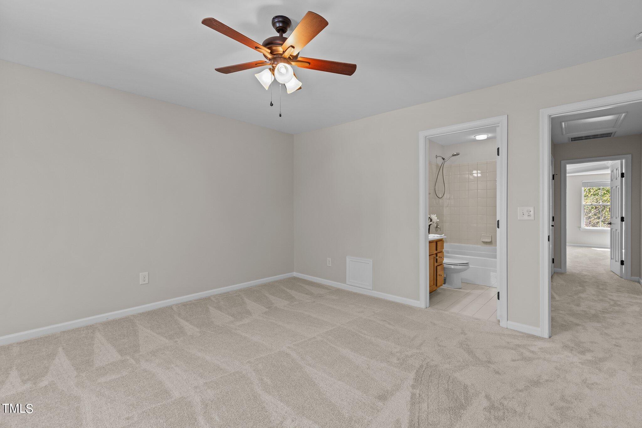 439 Panorama View Loop Cary, NC 27519 - Photo 34 of 42 an empty room with a bathroom