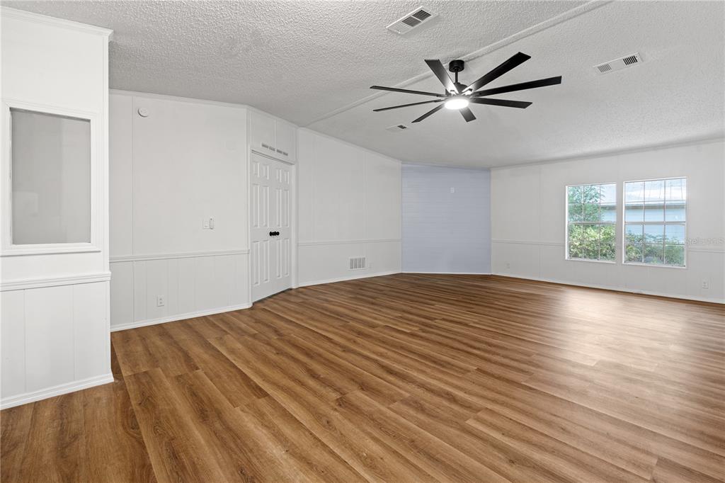 1431 Southeast 29 Terrace Gainesville, FL 32641 - Photo 4 of 29