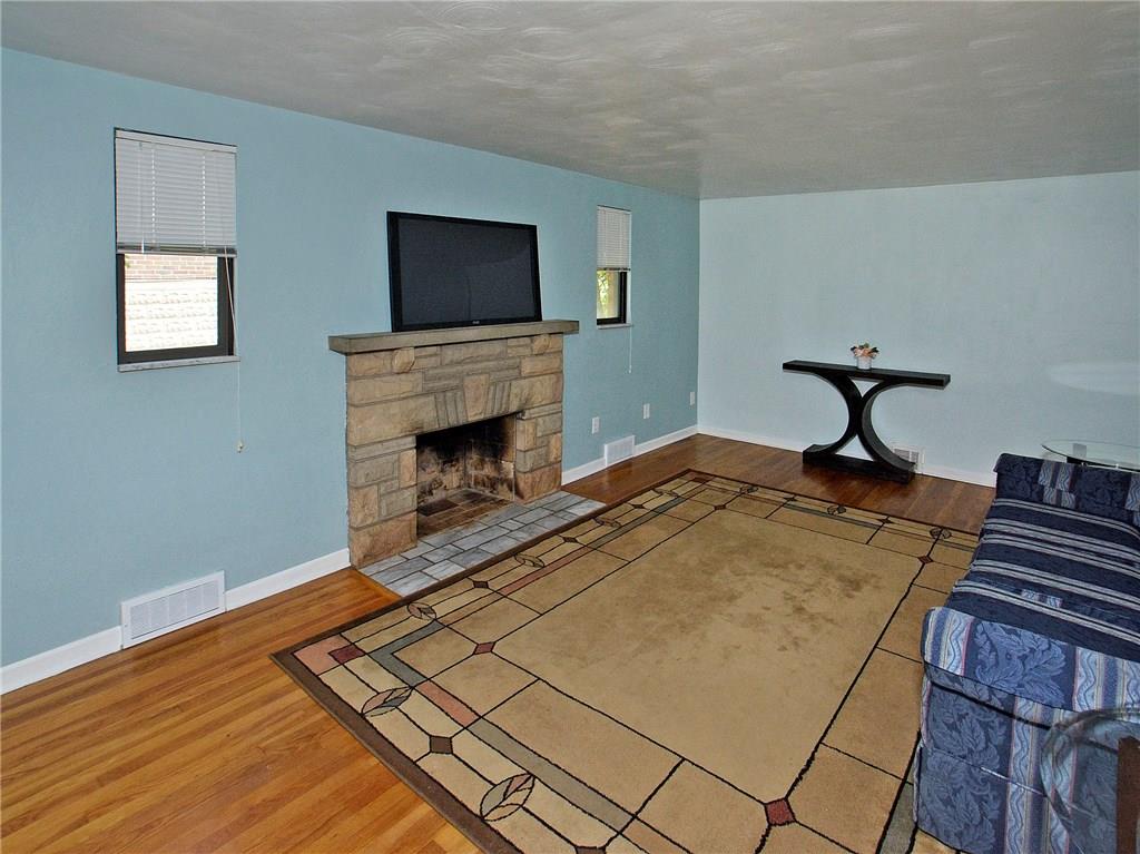 6420 Verona Road Verona, PA 15147 - Photo 3 of 22 Gallery Image 3