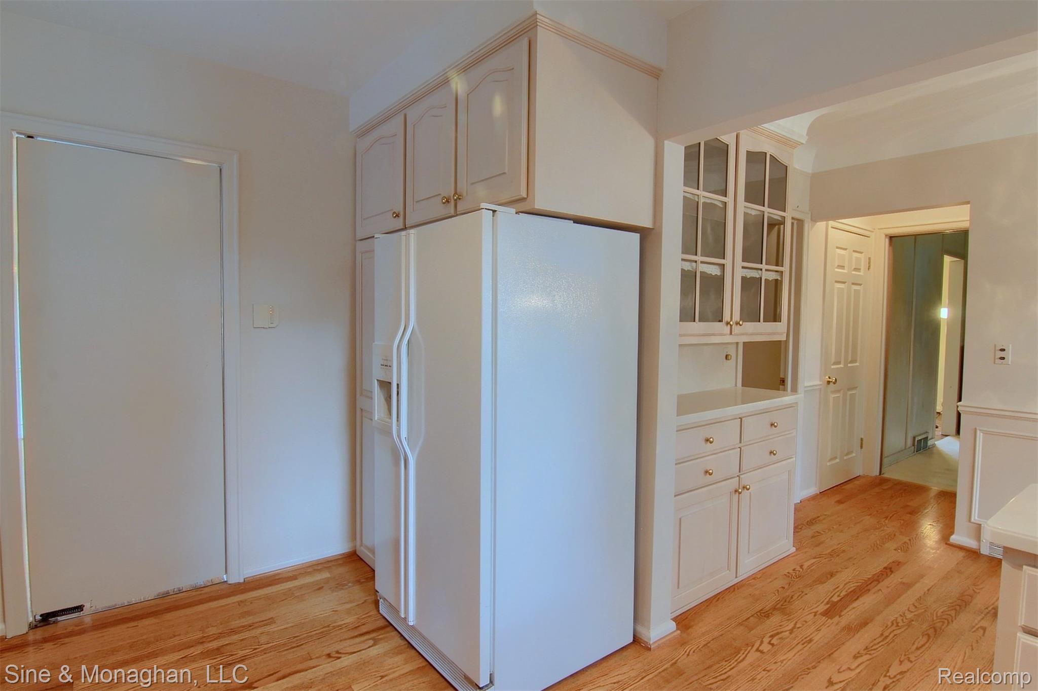 1020 Devonshire Road Grosse Pointe, MI 48230 - Photo 8 of 41 15-Kitchen 3rd View.jpg