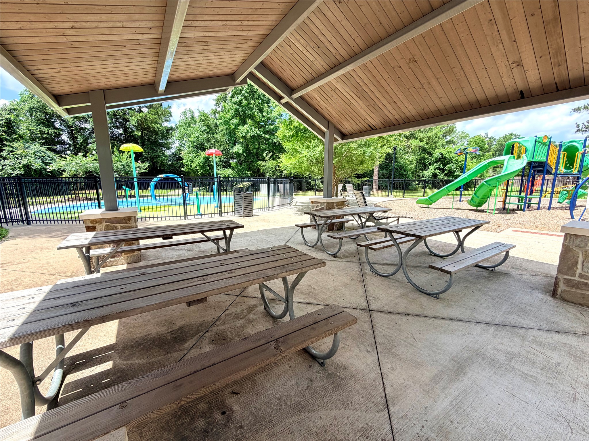 532 Flower Reed Court Magnolia, TX 77354 - Photo 40 of 43 Plenty of shade and space here!