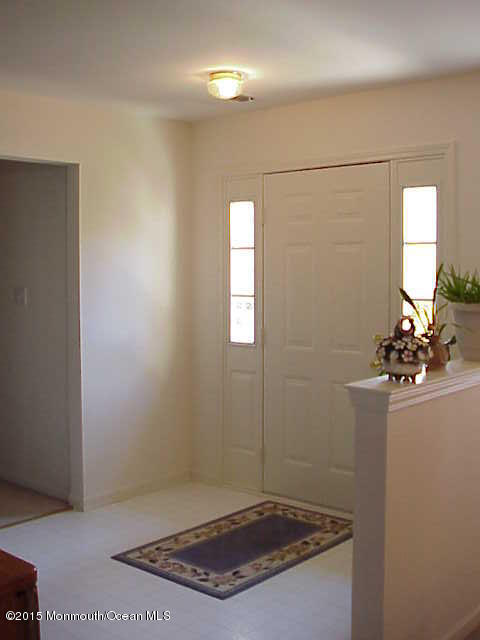 61 Timberline Road Bayville, NJ 08721 - Photo 17 of 19 ZigarelliFoyer