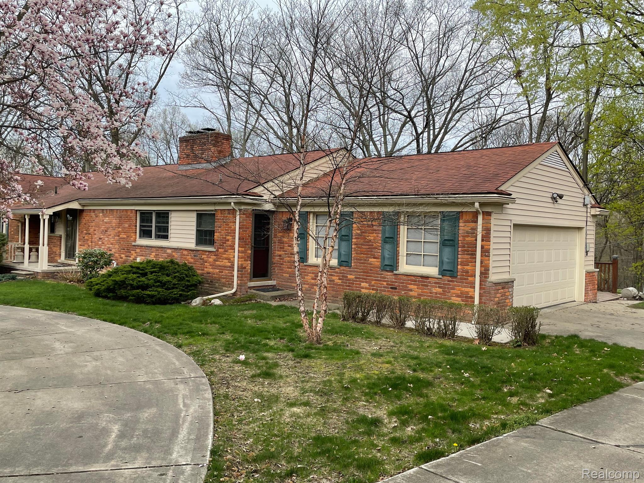 1308 Green Ridge Road Rochester, MI 48309 - Photo 2 of 14 Front