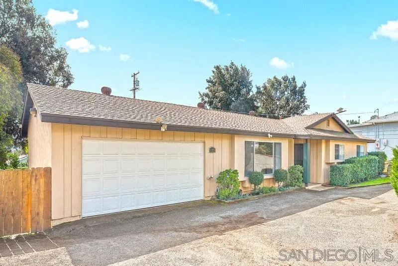 1257 Cresthill Road El Cajon, CA 92021 - Photo 3 of 31 Gallery Image 3