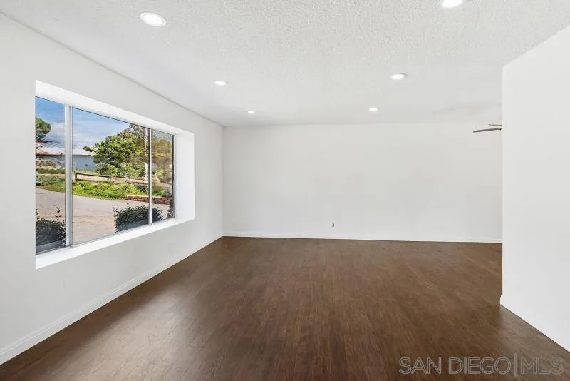 1257 Cresthill Road El Cajon, CA 92021 - Photo 8 of 31 Gallery Image 8