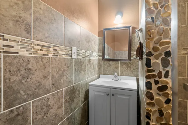 $175,000 | 345 South Memorial Avenue, Rockford, IL 61102