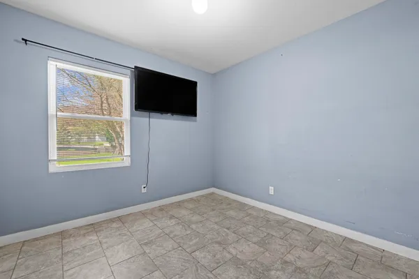 $175,000 | 345 South Memorial Avenue, Rockford, IL 61102