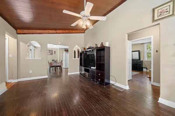 $175,000 | 345 South Memorial Avenue, Rockford, IL 61102
