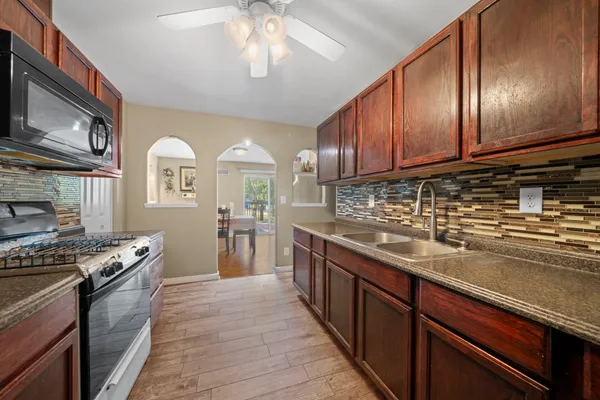 $175,000 | 345 South Memorial Avenue, Rockford, IL 61102