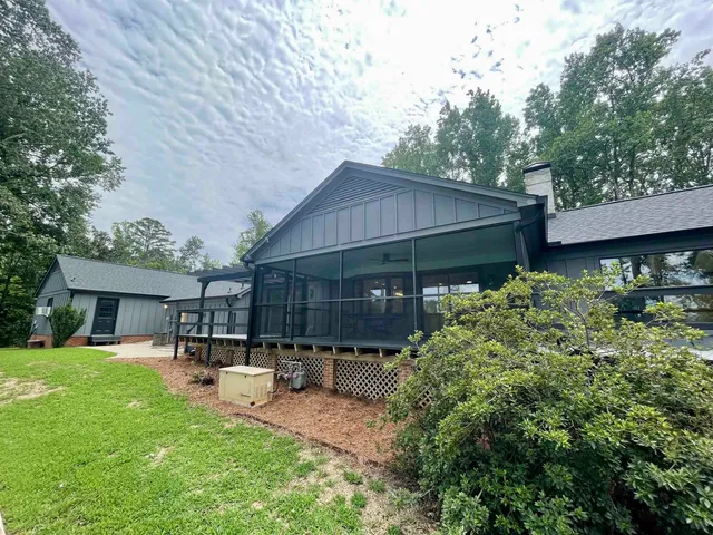 $949,900 | 380 Indian Creek Road, Spartanburg, SC 29302