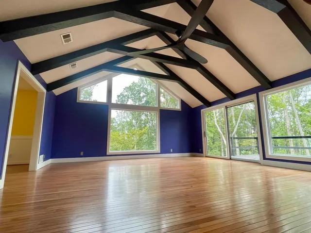 $949,900 | 380 Indian Creek Road, Spartanburg, SC 29302