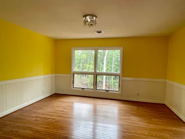 $949,900 | 380 Indian Creek Road, Spartanburg, SC 29302