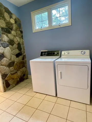 $949,900 | 380 Indian Creek Road, Spartanburg, SC 29302