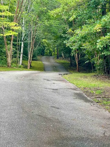 $949,900 | 380 Indian Creek Road, Spartanburg, SC 29302