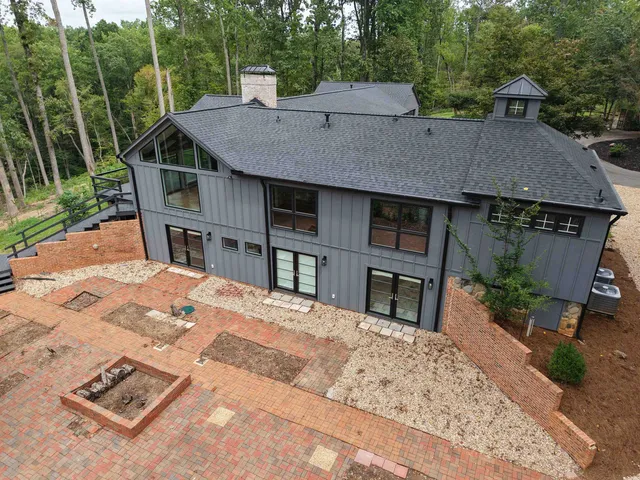 $949,900 | 380 Indian Creek Road, Spartanburg, SC 29302