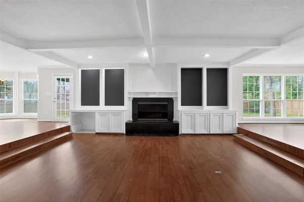 $559,900 | 112 Kirkwood Lane, Conroe, TX 77304