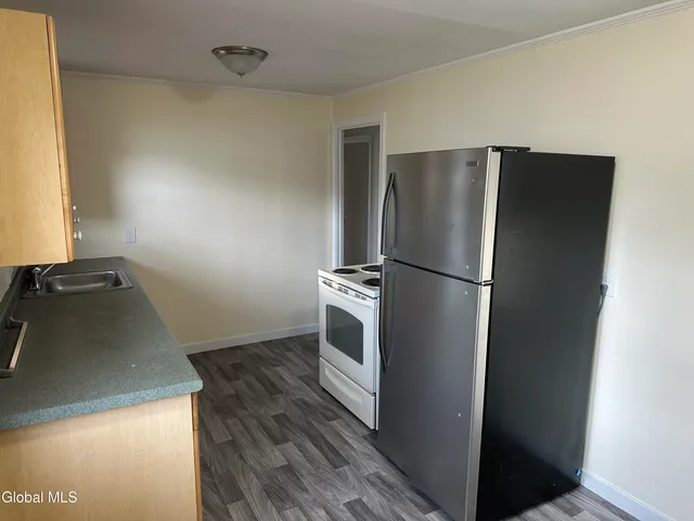 $189,900 | 100 Clizbe Avenue, Amsterdam, NY 12010