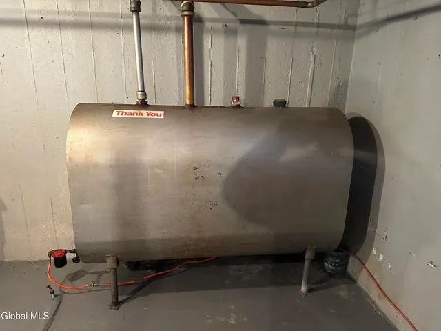 $189,900 | 100 Clizbe Avenue, Amsterdam, NY 12010