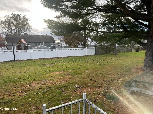 $189,900 | 100 Clizbe Avenue, Amsterdam, NY 12010