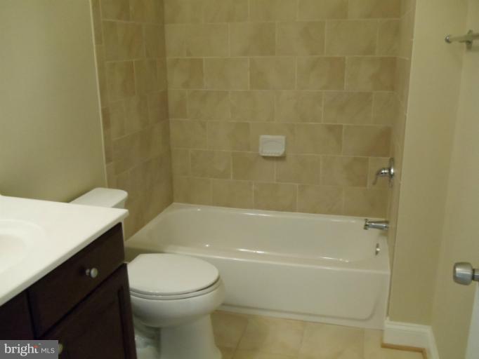 4010 Chatham Road Baltimore, MD 21207 - Photo 4 of 24 Bath