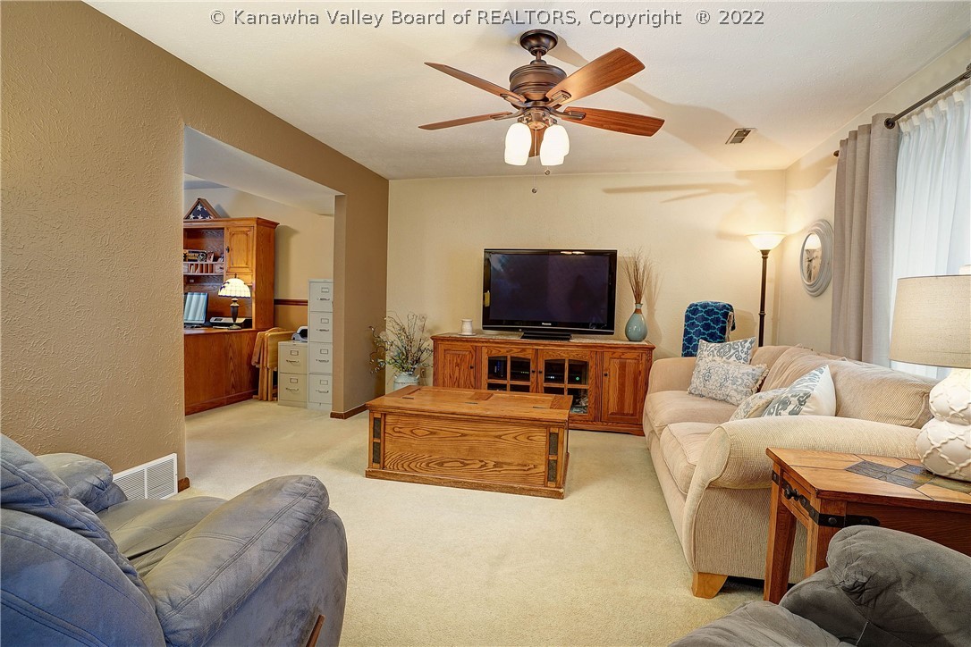 101 Laurel Ridge Road Scott Depot, WV 25560 - Photo 7 of 41 Gallery Image 7