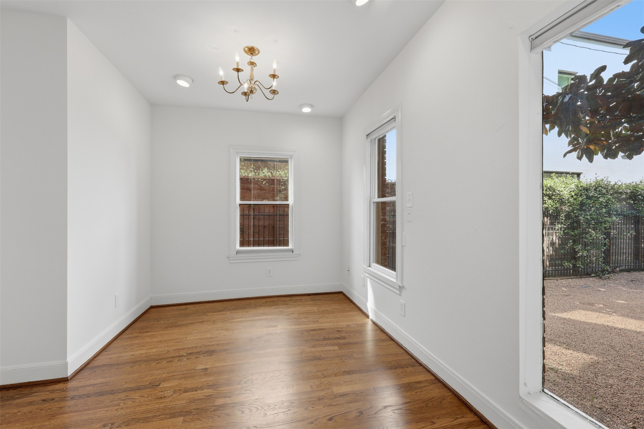2132 Tangley Street Houston, TX 77005 - Photo 12 of 39 Breakfast area can also be used as an office