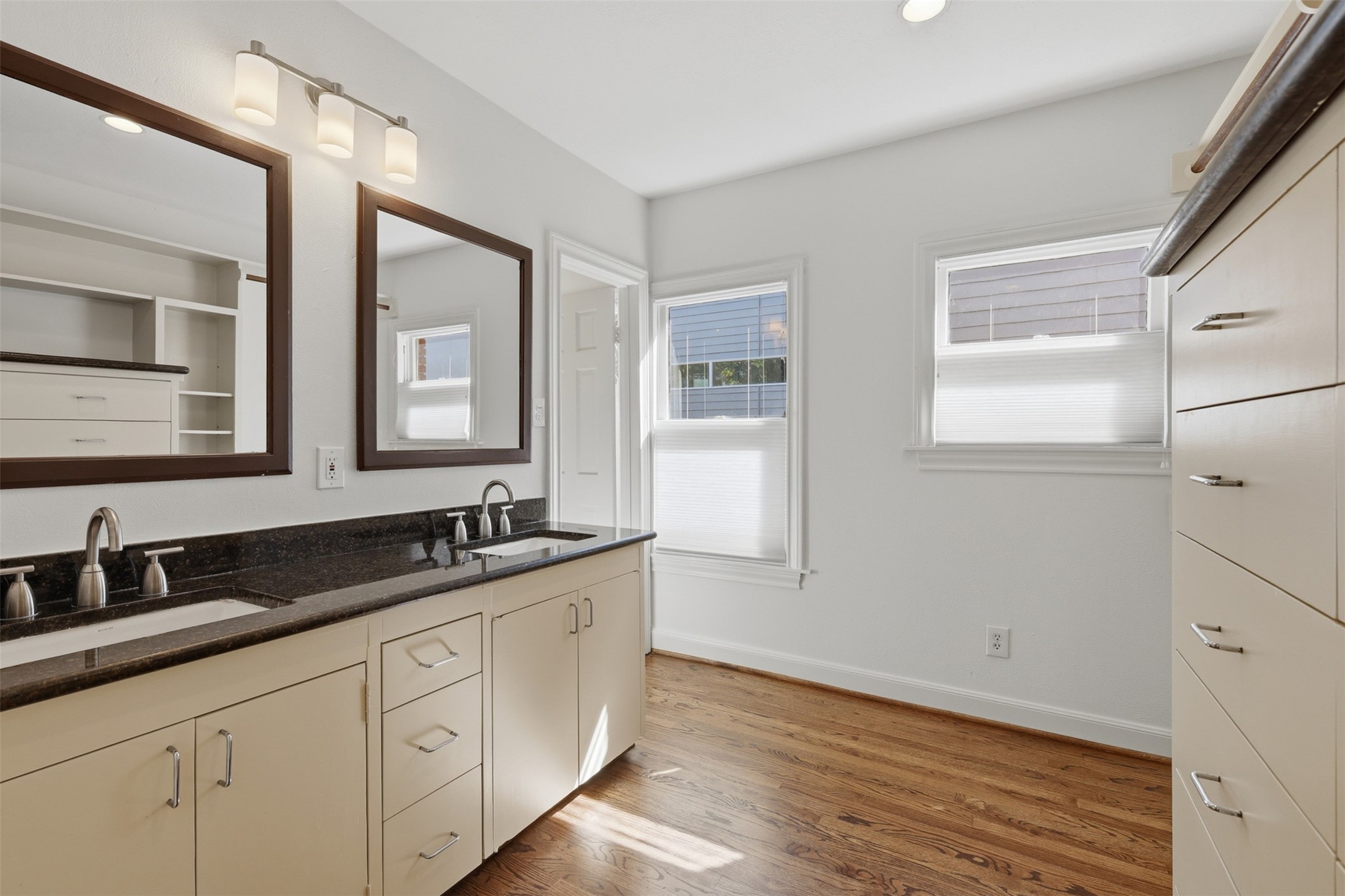 2132 Tangley Street Houston, TX 77005 - Photo 20 of 39 Double sinks for the primary bath