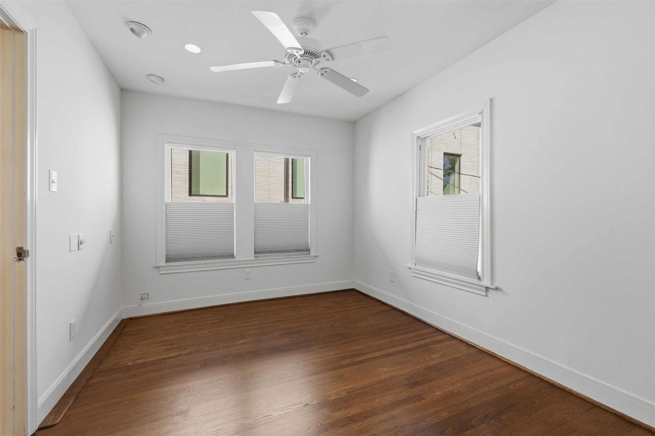 2132 Tangley Street Houston, TX 77005 - Photo 23 of 39 Another view of the upstairs bedroom