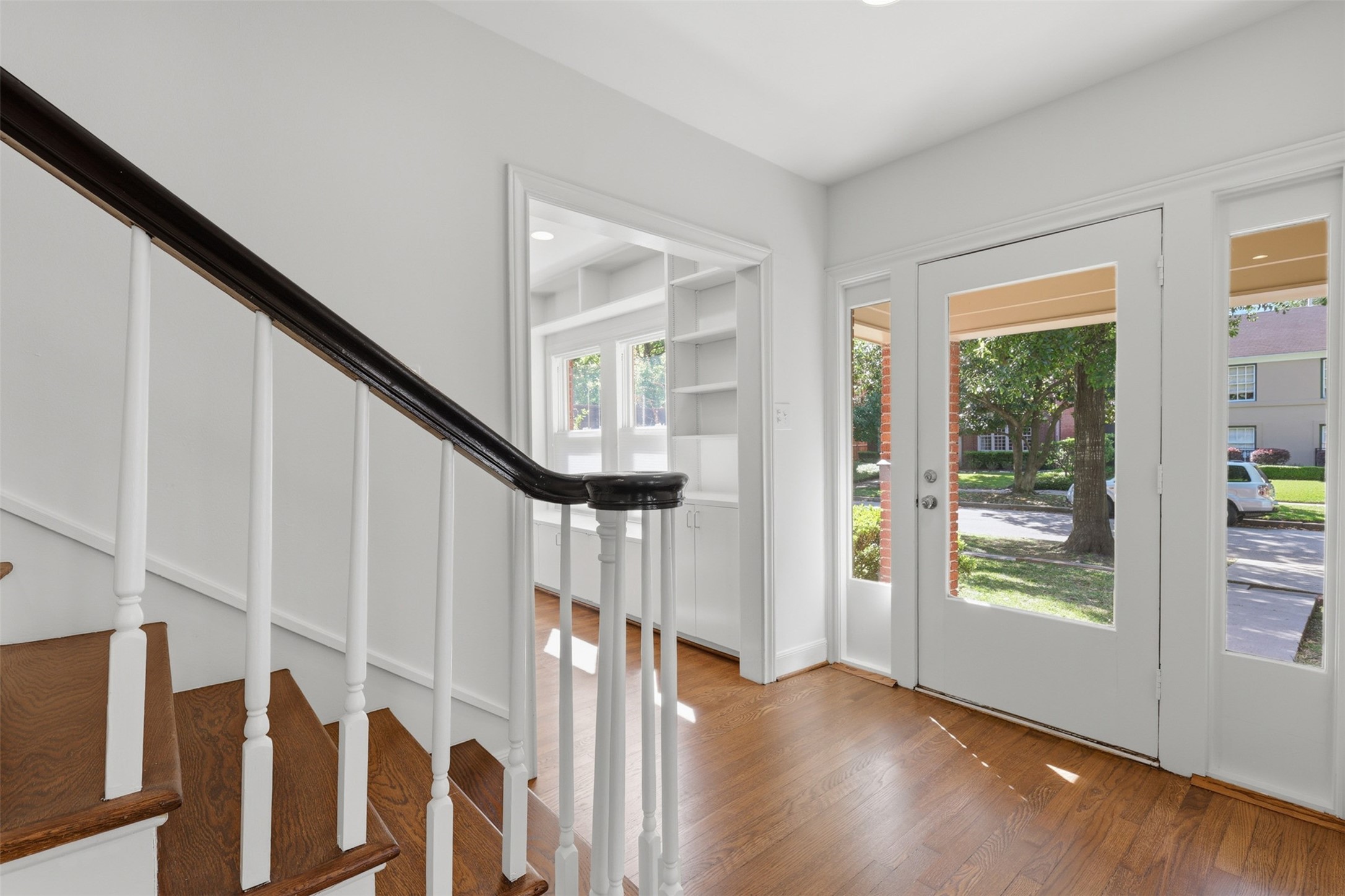 2132 Tangley Street Houston, TX 77005 - Photo 4 of 39 Front entry