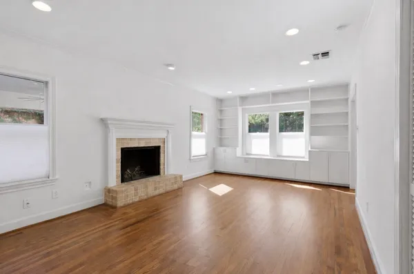 $4,500 | 2132 Tangley Street, Houston, TX 77005