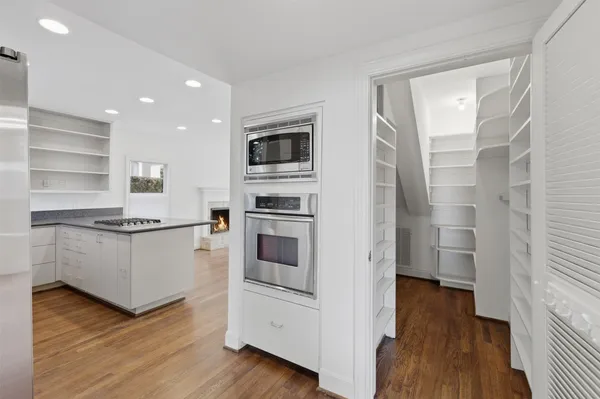 $4,500 | 2132 Tangley Street, Houston, TX 77005