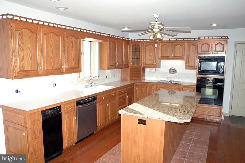 2707 Pendleton Drive Lititz, PA 17543 - Photo 6 of 9