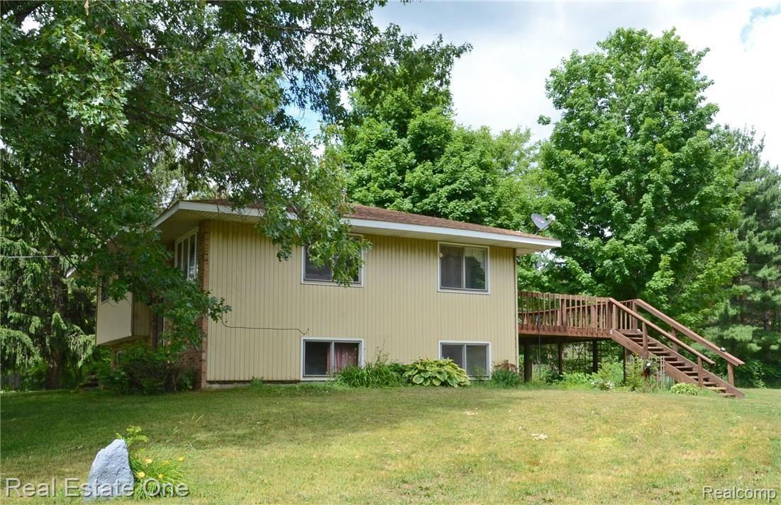 9047 Henderson Road Goodrich, MI 48438 - Photo 27 of 31 Side View.jpg