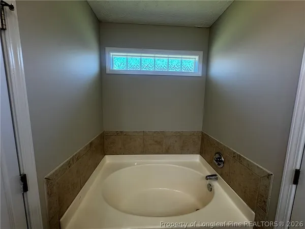 $1,850 | 2118 Queen Elizabeth Lane, Hope Mills, NC 28348