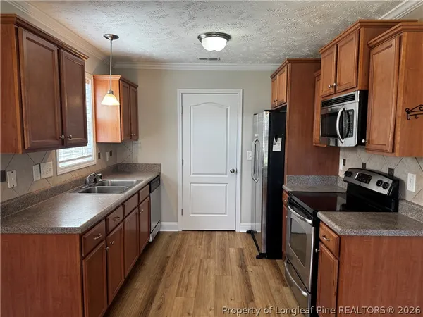 $1,850 | 2118 Queen Elizabeth Lane, Hope Mills, NC 28348