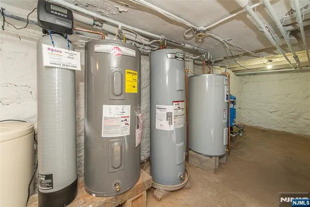 a view of a storage & utility room