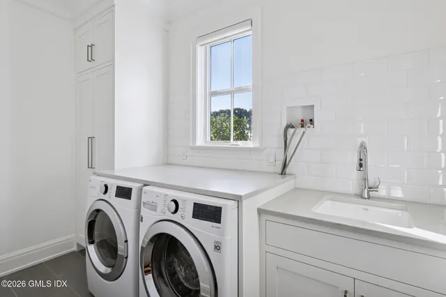 $2,930,000 | 25 Woodland Drive, Unit C, Greenwich, CT 06830