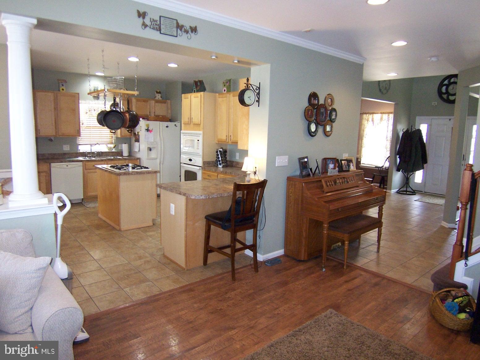 214 Commodore Drive Baltimore, MD 21221 - Photo 7 of 29 Gallery Image 7